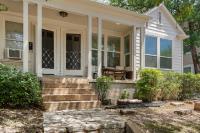 Tiffany Blue 2BR Newly Built Townhome Walk to Moody Center - B&B Austin