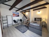 Airbnb, Doppelzimmer, direkt an der A2 & A14, 24 Stunden Check-In, Parkplatz, ruhig - B&B Dahlenwarsleben