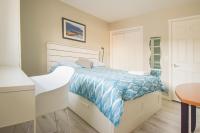 Zimmer mit Queensize-Bett und Gartenblick