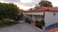 Roots House Pozar - B&B Piperiés