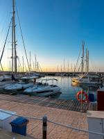 Latchi Harbour - 2 Bedrooms, Sleeps 5 - Chambres d'hôtes Lakkí