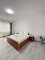 Urban Escape - Chic & Spacious Apartment - Ferienwohnung Sathmar