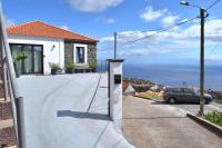 Casa Rosinha, views & sunset - Bed and Breakfast Calheta