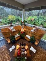 Ohia Lehua Hale-Hot Tub-Fireplace-Fire Table - B&B Volcano