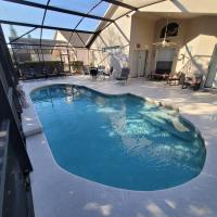 Relaxing, Private Family Home At Lake Berkley Resort, South Facing Pool, Near Disney, SeaWorld - Chambres d'hôtes Kissimmee