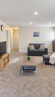 Cozy One Bedroom Suite that Sleeps Four - B&B Prince George