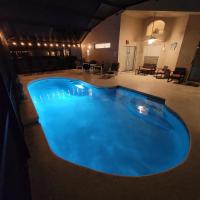Relaxing, Private Family Home At Lake Berkley Resort, South Facing Pool, Near Disney, SeaWorld - Chambres d'hôtes Kissimmee