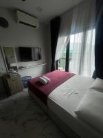 MKB Homestay - 1 X Queen Bed Studio Room with Connecting Room Capability - B&B Klang