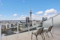 Top Floor Loft 2BR 2BA Sky Tower & Sea Views - B&B Auckland