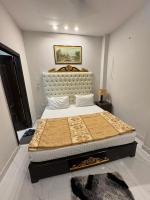 Luxe Heights Apartments - Ferienwohnung Lahore