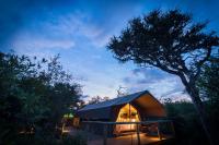 Luxe Safaritent met Uitzicht op de Rivier