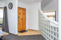 Tranquil River Views, proximity & Games Room - Ferienwohnung Hamilton