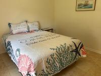 Harmony Retreat Pet Friendly 3 bedroom 2 bath with Heated pool - Chambres d'hôtes Saint Simons Island