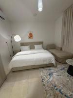Room Near Malls and Corniche - Chambres d'hôtes Khobar