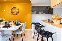 Modern Family Home with Private Garden - B&B Portsmouth