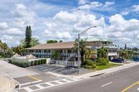Madeira Beach Tropic Breeze Unit 15 Second Floor - B&B St. Pete Beach