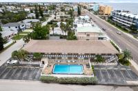 Madeira Beach Tropic Breeze Unit 15 Second Floor - B&B St. Pete Beach