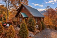 Smokies Cabin with Hot Tub, Deck & Mountain Views - Chambres d'hôtes Pigeon Forge