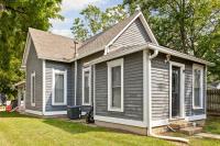 Cheerful 2-Bedroom Cottage in Downtown Noblesville - B&B Noblesville