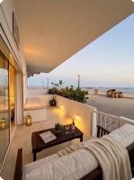 Modern Sea Front Retreat - B&B Melenara