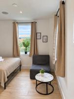 Modern Studio Near Heathrow Airport - Sleeps 3 - Free Wi-Fi - B&B New Bedfont