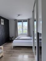 GOLDEN APARTMENT - near Central Train Station - B&B Bratislava