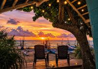 Surf Deck Beach Cabins - B&B Hikkaduwa