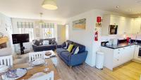 Seaview Cottage, The Bay, 2 bedrooms, 2 bathrooms, parking, patio, 2 dogs welcome - B&B Filey