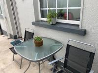 Cosy 2-Bed Home - 5-Min Walk to Town - Wood Burner - B&B Omagh