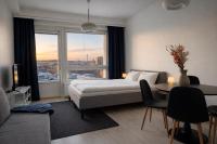 City Home Finland - City View Studio - Best Location & City View Balcony - Chambres d'hôtes Tampere