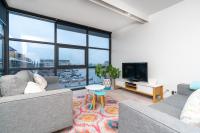 Captivating Lake Views in Kingston - Hosted by CanStay - Ferienwohnung Kingston