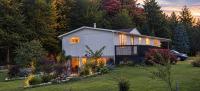Comfy creekside chalet HiSpeedNet w Workspace - Bed and Breakfast Mansonville