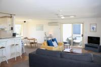 Esplanade Escape Absolute Beachfront WIFI-NBN - Chambres d'hôtes Middleton