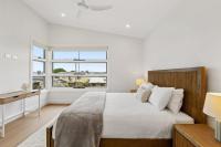 The Boat House - Designed for coastal adventures - B&B Coffs Harbour