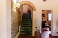 Podere I Sorbi, Spacious Tuscan Villa in Lajatico, Near Pisa & Volterra - B&B Molino Mazzetti