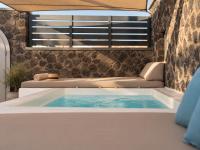 Sun Naam Home Santorini with heated jacuzzi - Ferienwohnung Karterádhos