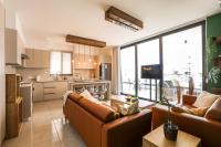 Beachcomber 2-Bedroom Apartment in Larnaca - Ferienwohnung Larnaka