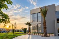 Secluded Luxury Farmhouse , Heated Pool & Garden - B&B Islamabad