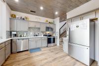 Newly Built Mtn View Home Sleeps 8 Hot Tub Games - B&B Sevierville