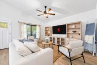 Cozy Coastal Cottage Minutes to Beach and Downtown - B&B Saint Augustine