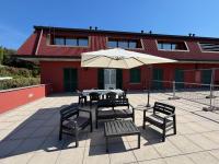 New Cornizzolo view - terrace, air conditioning & parking - B&B Longone al Segrino