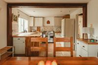 Kings Cottage - Heart of the Deverills - EV Point - B&B Warminster
