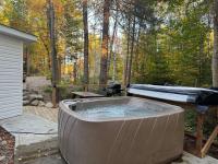 L'Évasion - Dôme avec spa en nature et accès au lac - B&B Saint-Zénon