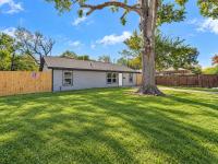 Spacious 4BR I Private backyard Sleeps 8 I Near NRG Med Center & DT - Ferienwohnung Houston