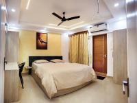 Padmalaya Luxury Temple View Stay with infant cradle - B&B Guruvāyūr
