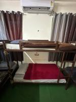 Dormitorio Misto con 8 Letti