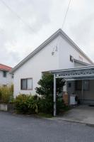 空港まで車で15分〜ビーチまで徒歩1分〜海沿いの野鶴居 - B&B Maezato
