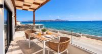 Aqua Vista-Villa Horizon Luxury Sea front villa with Jacuzzi & Endless sea view - Bed and Breakfast Kalyves