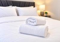 Top Floor Apartment 2 Bed Flat at Campbell Wharf Free secure parking Gated - B&B Milton Keynes