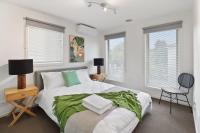 Retreat on Gairloch I Geelong River Hideaway - Bed and Breakfast Geelong